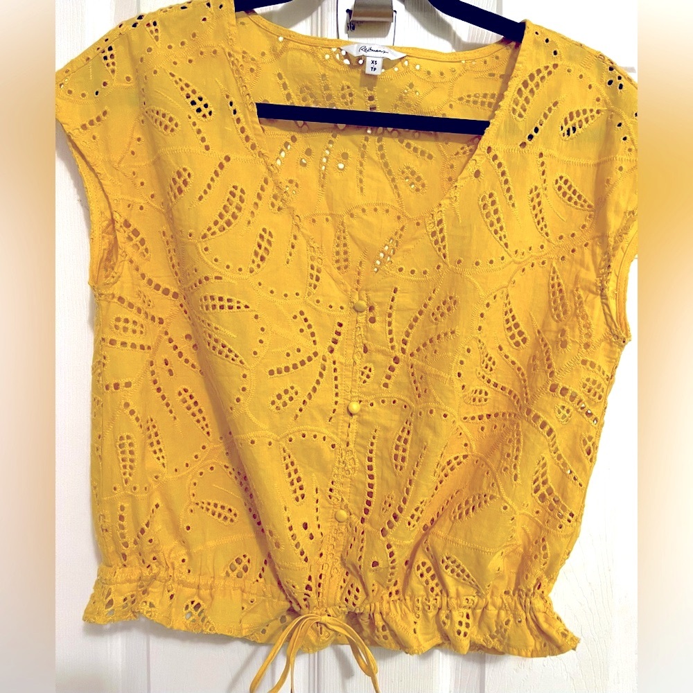 EUC- Yellow eyelet with palm leaf design cropped blouse with drawstring.